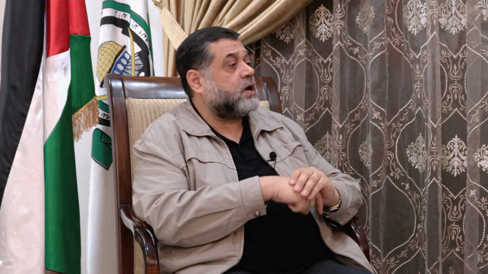 صورة بعد إشادة الأسرى الإسرائيليين بظروف الإقامة في غزة: حماس تنتبه لإمكانية بناء ملاجئ للمواطنين