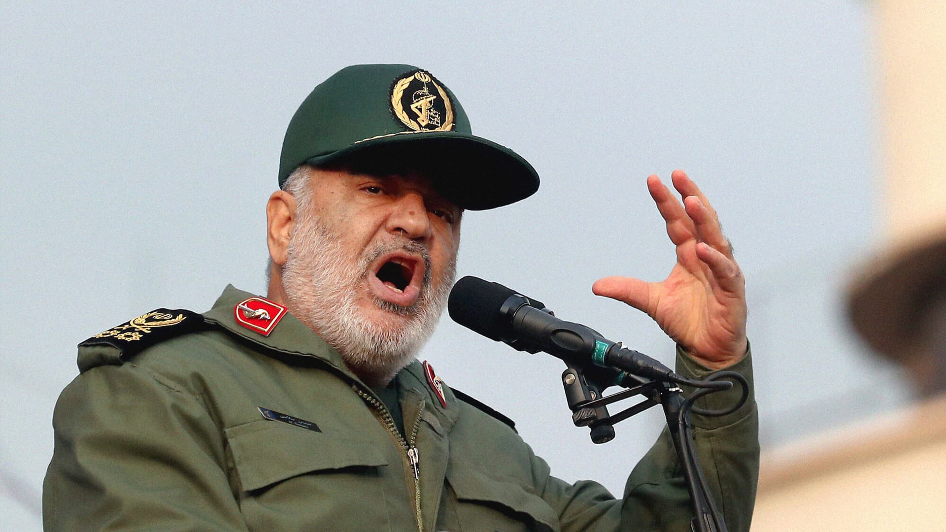 صورة إذا كان الرد على اغتيال فؤاد شكر هكذا، ما المانع من اغتيال خامنئي شخصياً؟ إسرائيل تسأل وإيران ترد أخيراً ردها الدقيق المحسوب الرادع