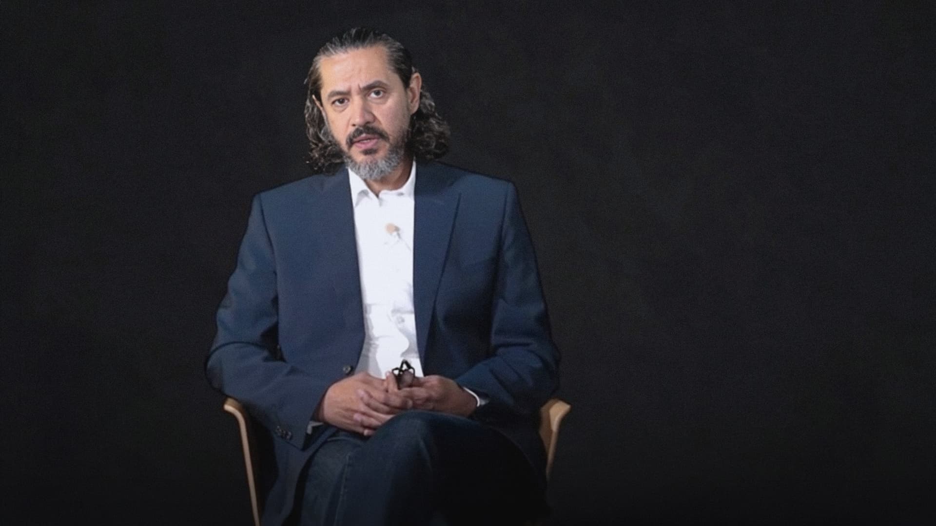 صورة محامي عبد الرحمن القرضاوي يلتمس استبدال عقوبة موكله من الترحيل إلى الإمارات إلى الإعدام