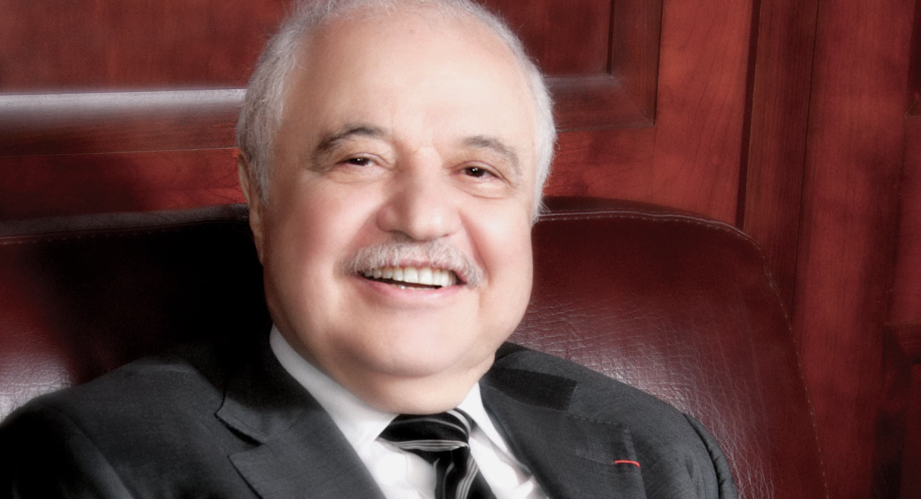 صورة أبو غزالة يدعو للدوام خلال عطلة العيد دعماً للاقتصاد الوطني لجزر البهاماس حيث يسجِّل شركاته