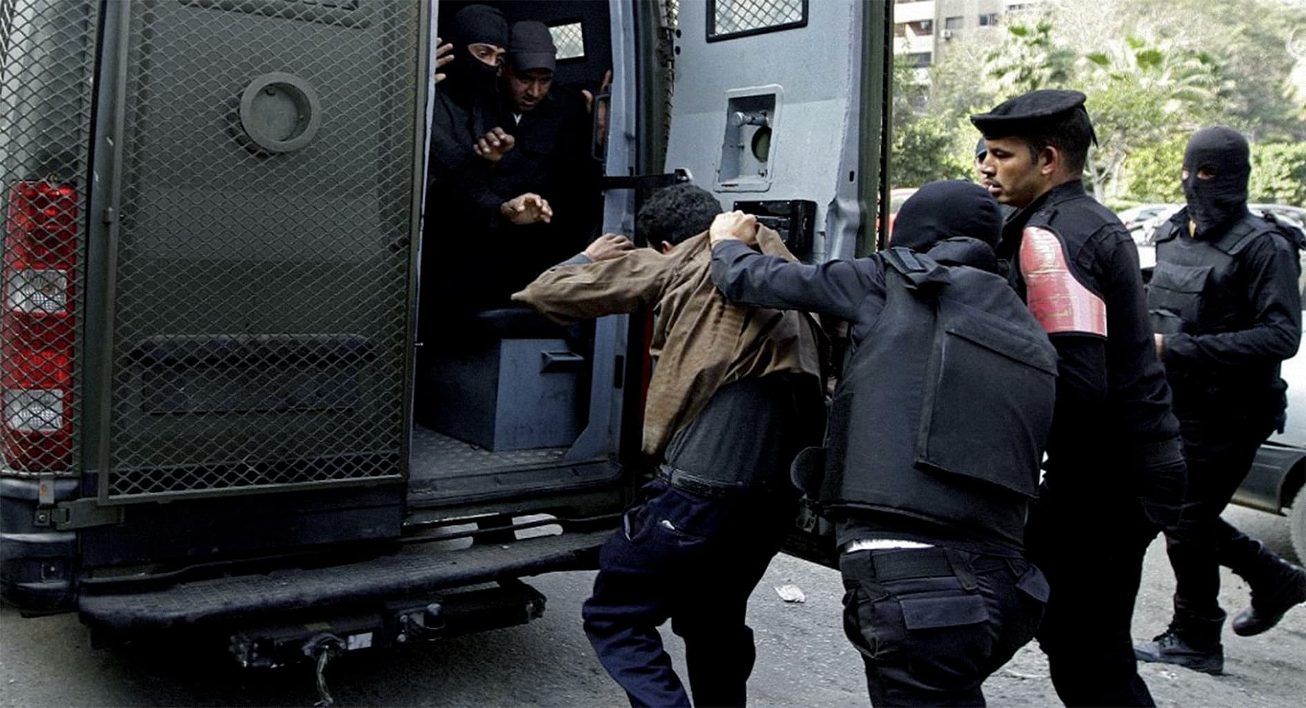 صورة مصر: إطلاق نار واعتقال مجموعات عشوائية من المواطنين إحياءً لذكرى٣٠ يونيو