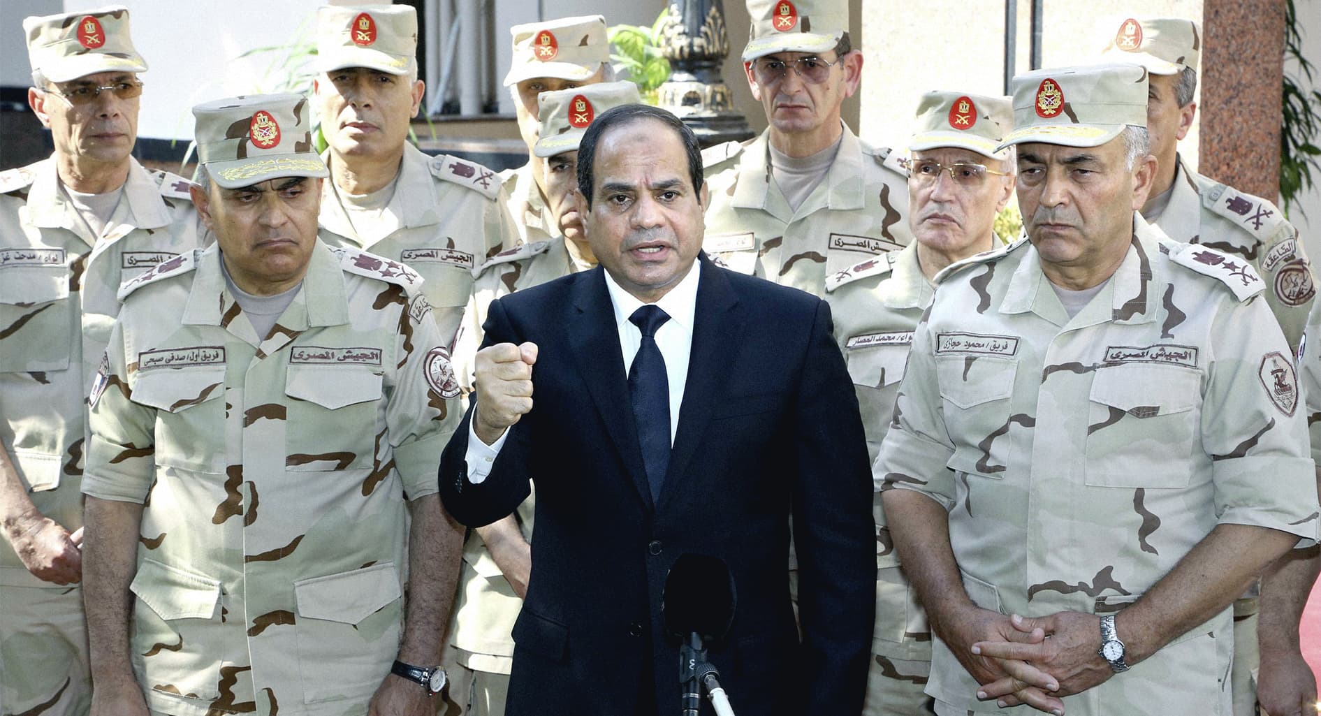 صورة السيسي يتهم هيومان رايتس ووتش بانتهاك حق الجيش بالتعبير عن رأيه باستخدام السلاح