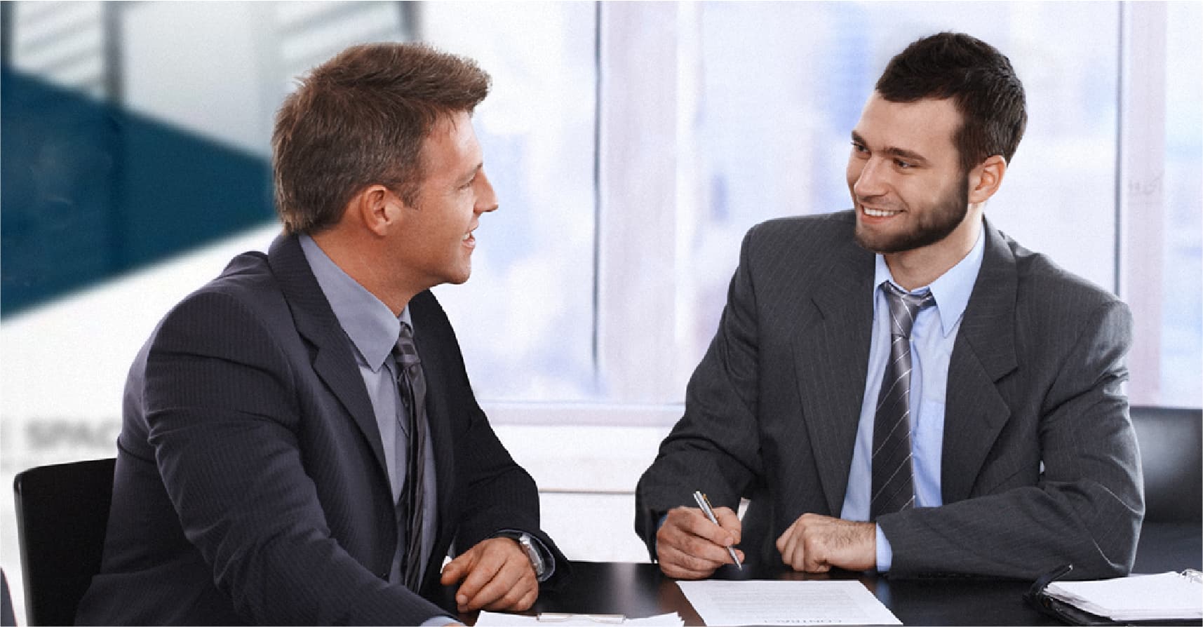 صورة ناشط يحصل على تمويلٍ أجنبي لمشروع التوعية من مخاطر التمويل الخارجي