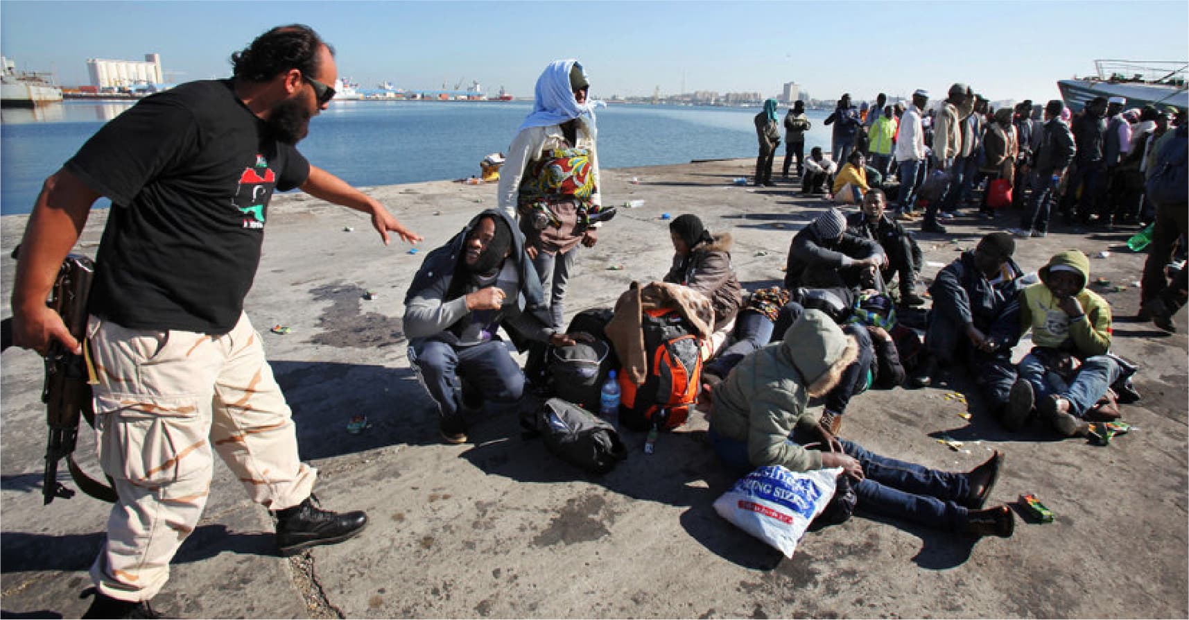 صورة الثورة الليبية تتجاوز أهدافها لتؤمم حق الاستعباد للجميع بعد أن كان حكرا على القذافي