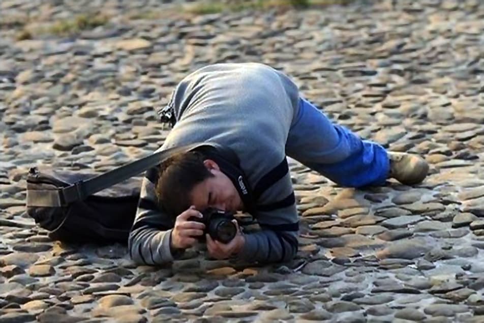 صورة شاب عادي يتحوّل إلى مصوّر محترف بعد يومين من اقتنائه كاميرا جديدة