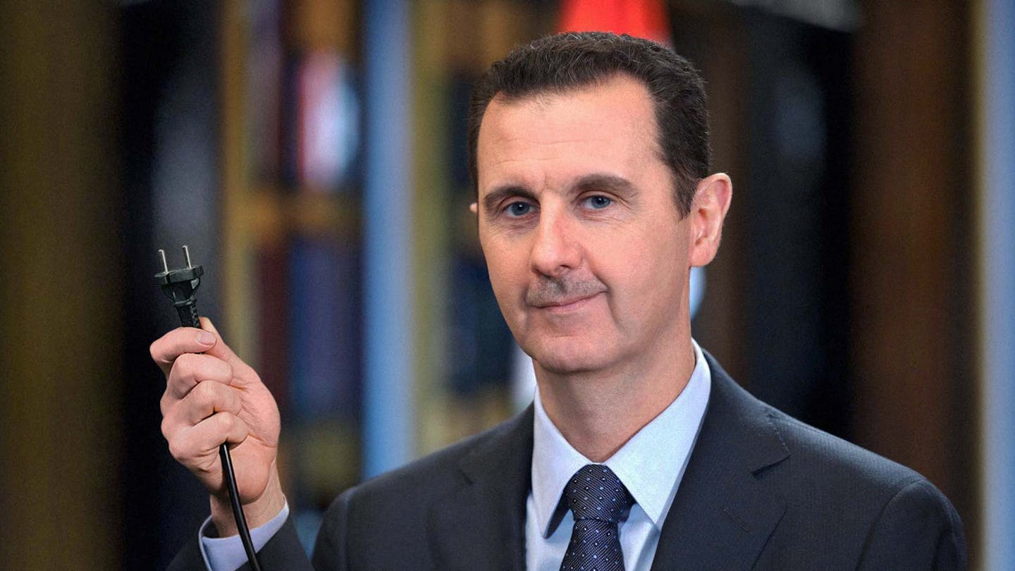 صورة الأسد يعرب عن سعادته بمرور الكهرباء إلى لبنان من خلاله