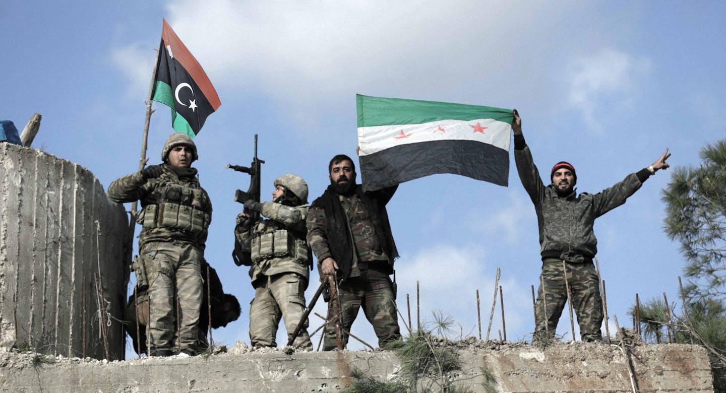 صورة فصائل من المعارضة السورية تعوِّض تراجعها في سوريا بالتقدُّم في ليبيا