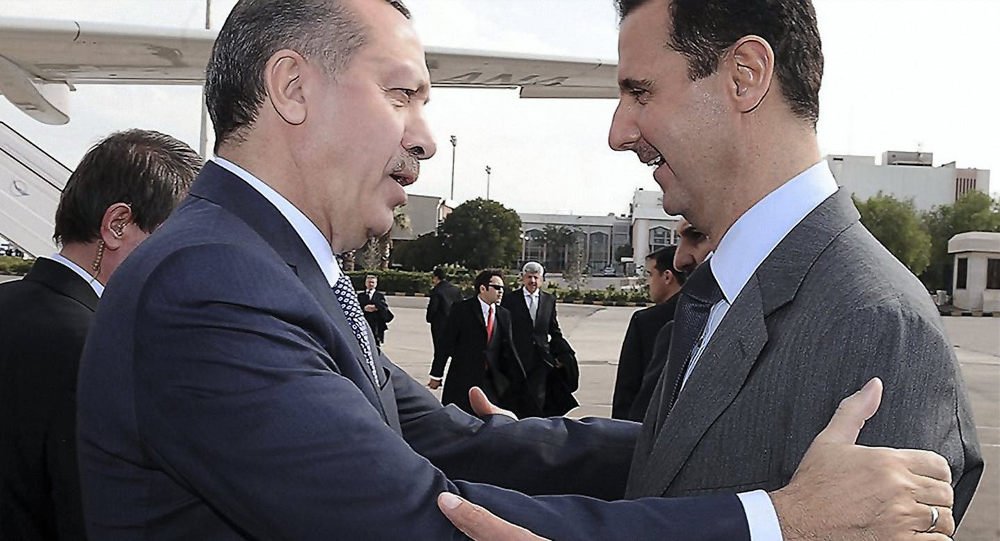 صورة إردوغان يطالب الأسد بأداء واجبه مثلما عهده والقضاء على اللاجئين قبل هروبهم إلى تركيا