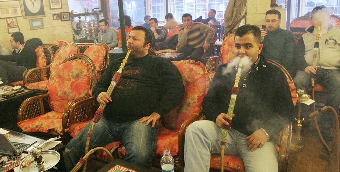 صورة الأردنيون يواصلون حياتهم بشكل طبيعي تماماً احتجاجاً على إقرار قانون الضريبة الجديد