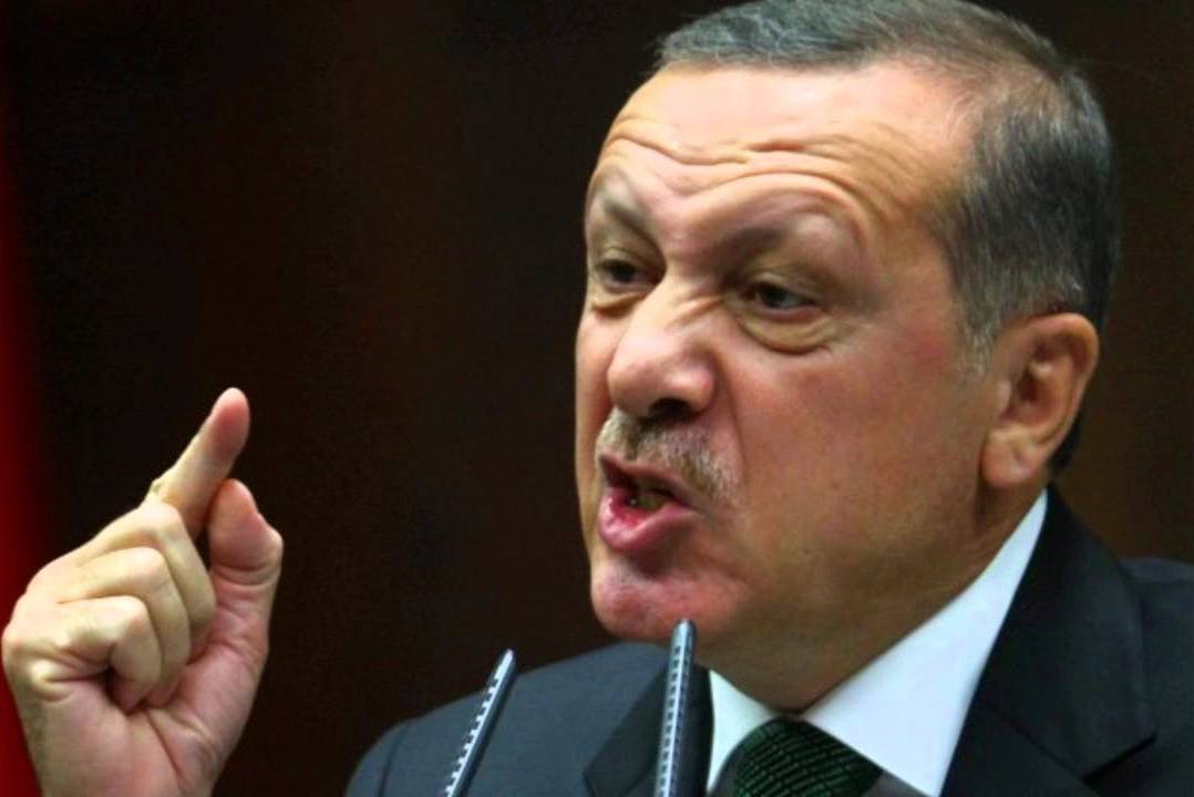 صورة إردوغان يشكل شرطة التفكير “ليفضح عرض” من يشكك بحكمه بعد اليوم